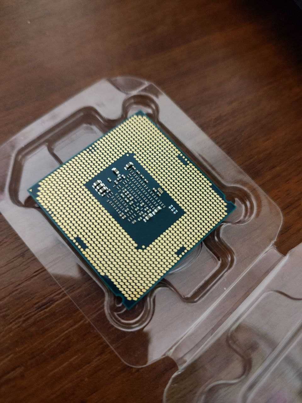 Процесор Intel® Pentium® G4620
3 МБ кэш-памят