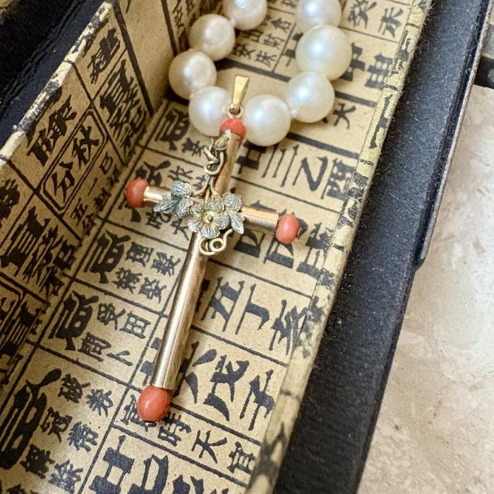 Biedermeier antyk krzyżyk wisiorek złoto koral 5 cm