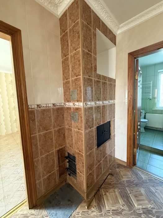 Продаж будинку у жилому стані