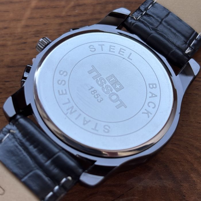 Чоловічий годинник Tissot чорного кольору на ремінці