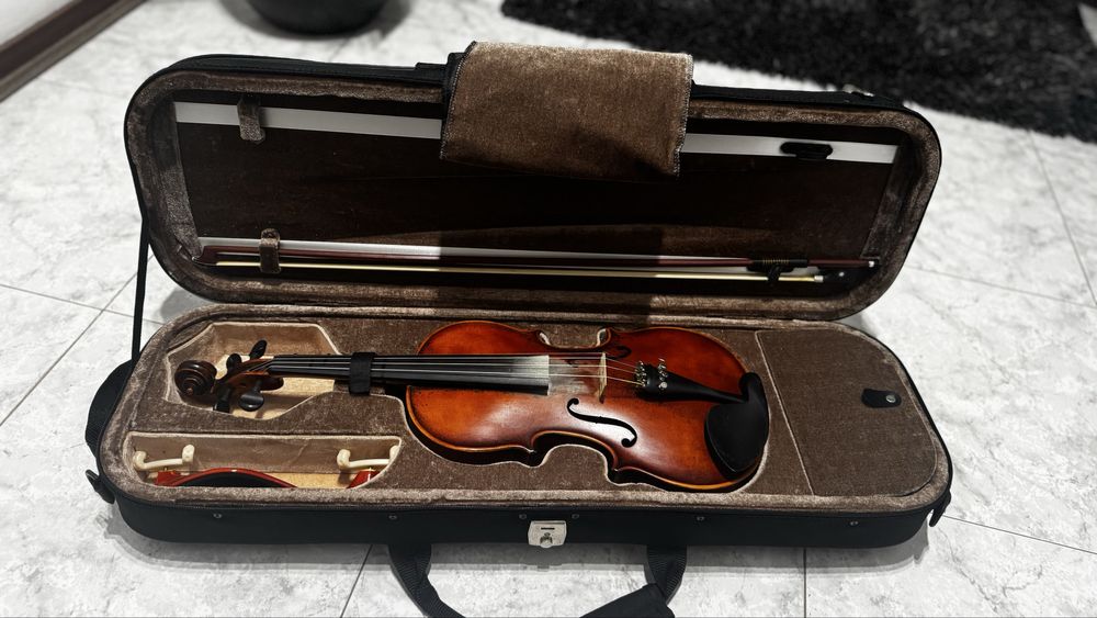 Violino com caixa
