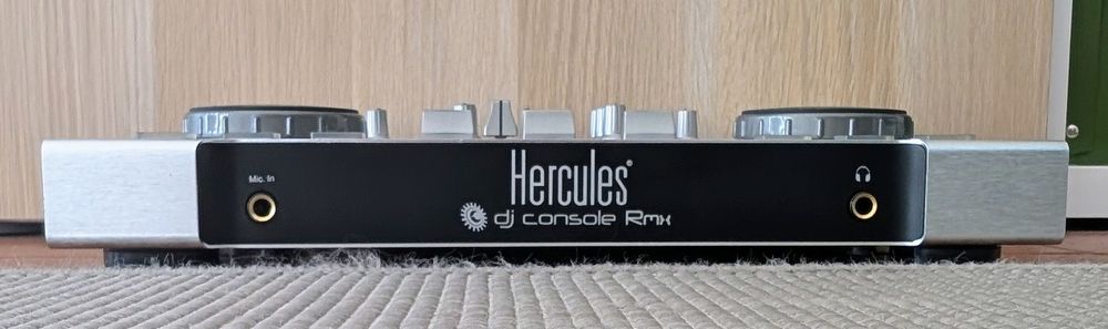Controladora DJ Hercules DJ Console RMX