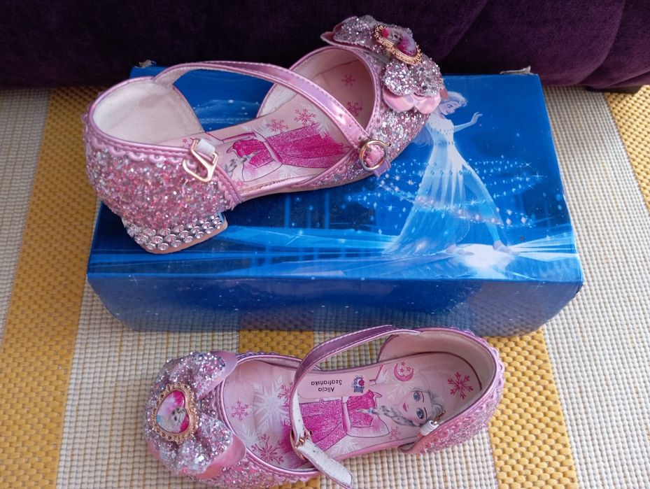 Buty księżniczki z Krainy Lodu