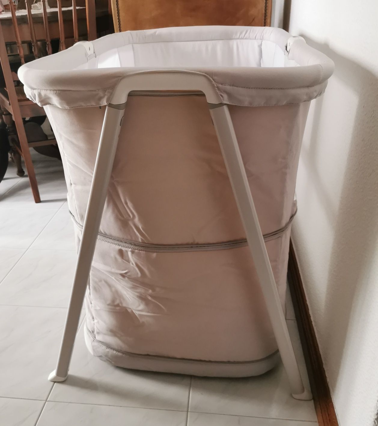 Berço de viagem da Chicco cinzento