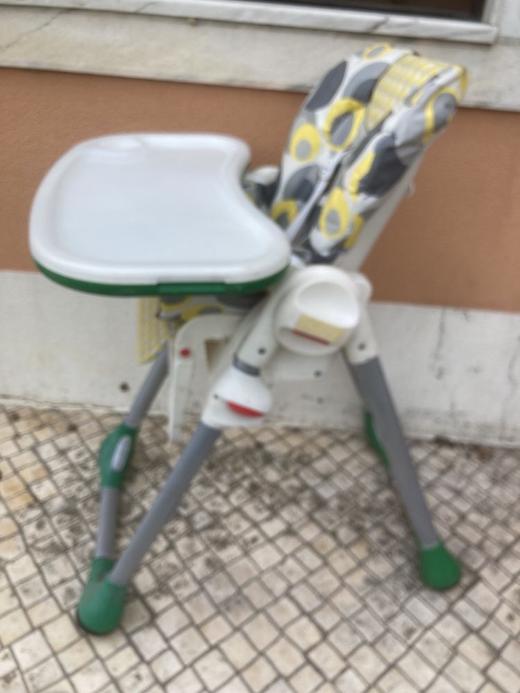 Cadeira de rafeição em bom estado