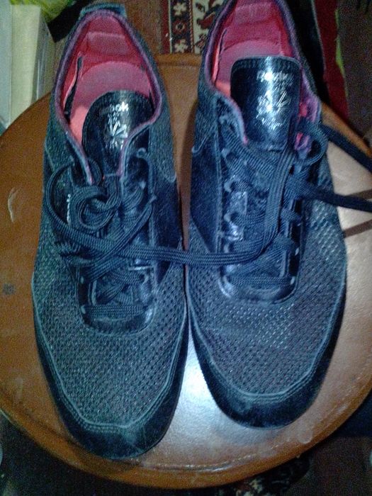 Продам жіноче взуття, три пари.Дивіться будь ласка