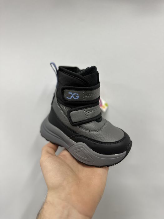 Дитячі черевики на зиму 21-26, сірі ботинки на овчині, легкі та стильн