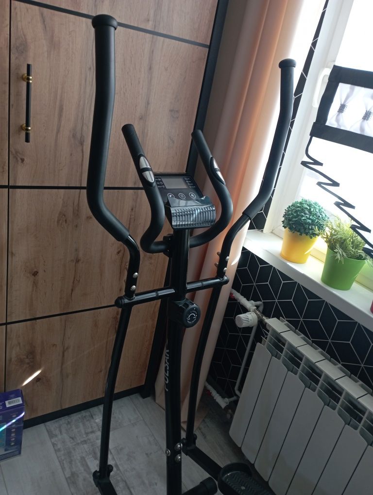 Orbi-trek trenażer eliptyczny rower treningowy