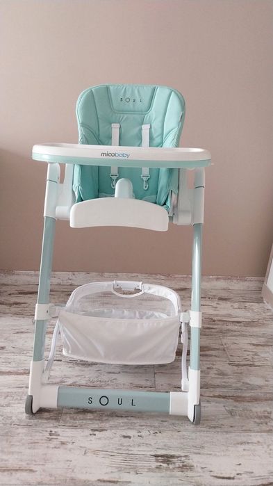 Дитячий стілець для годування