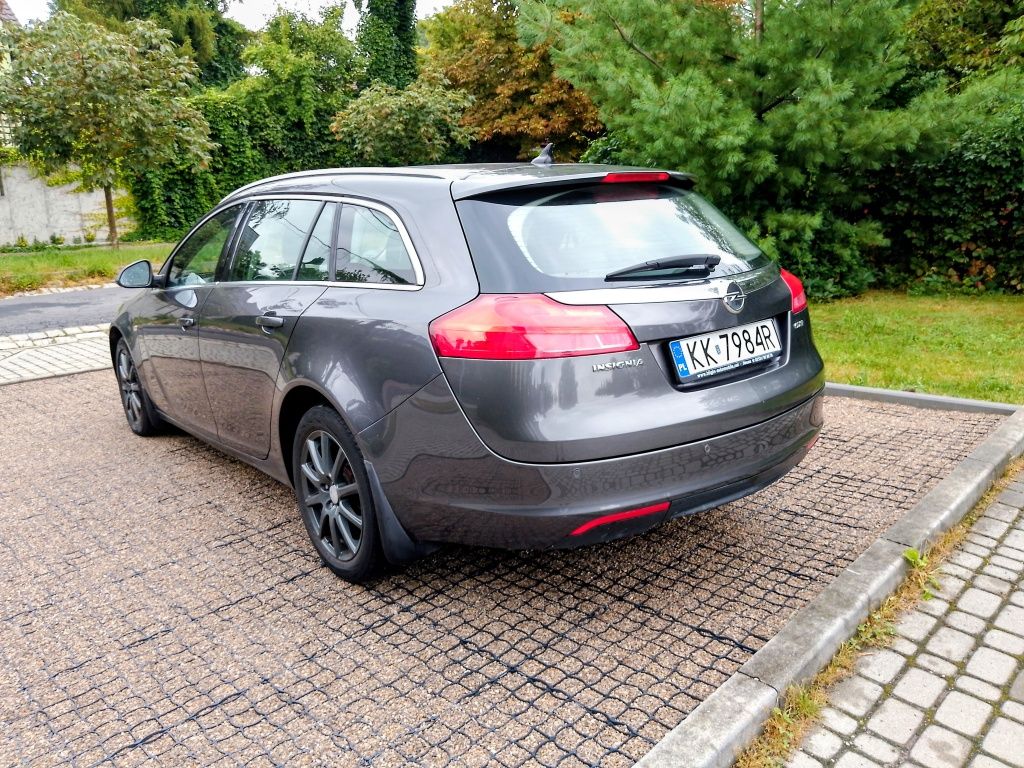 Opel Insignia Sports Tourer 2.0 CDTI z 2010r  118KW Automat