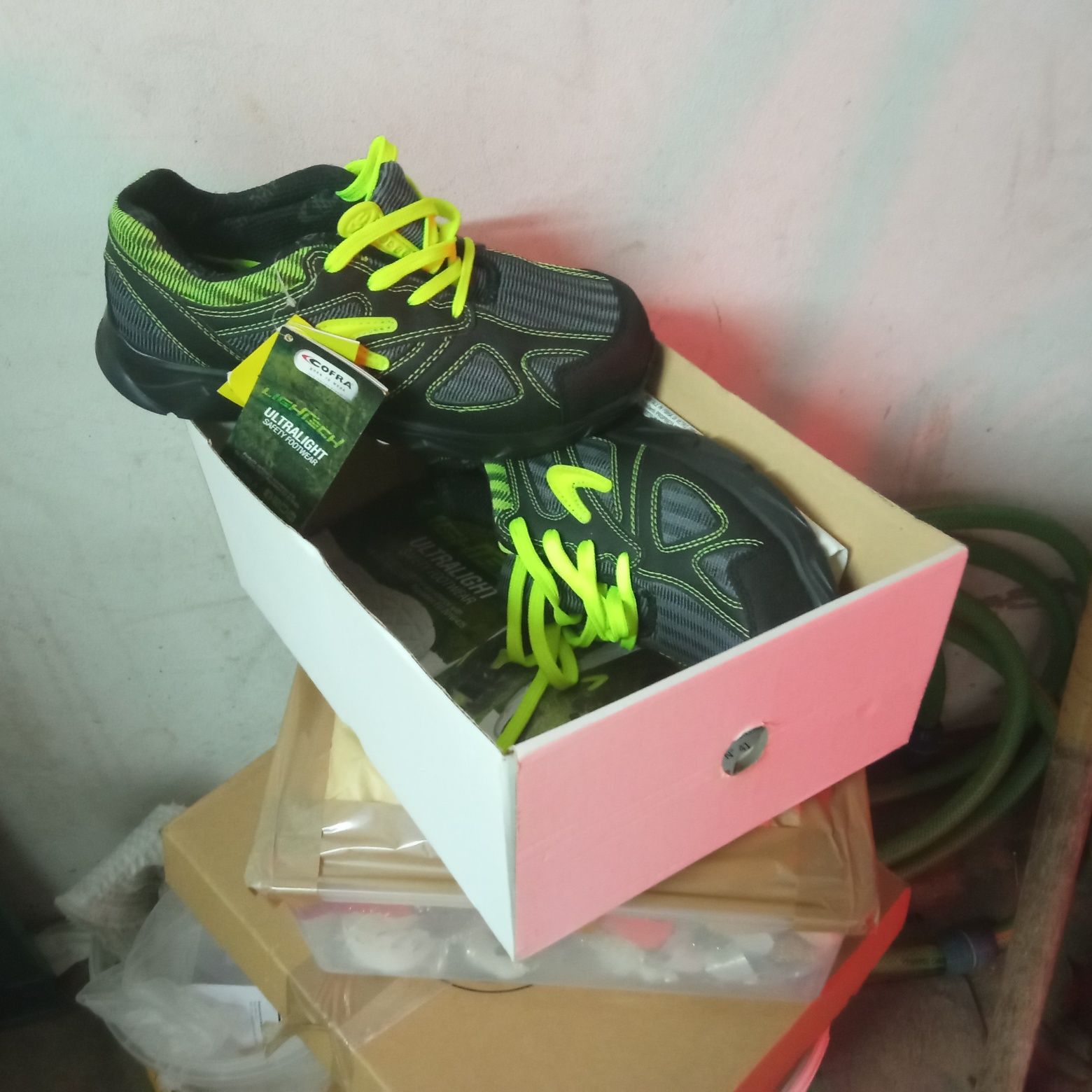 Vendo botas de trabalho biqueira de aço  novas 30€
