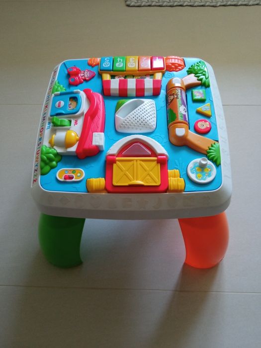 Interaktywny stolik edukacyjny Fisher Price