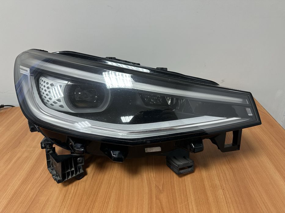Vw ID4 USA передня права фара/11A.941.036.A