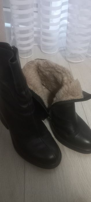 Взуття жіноче зимове