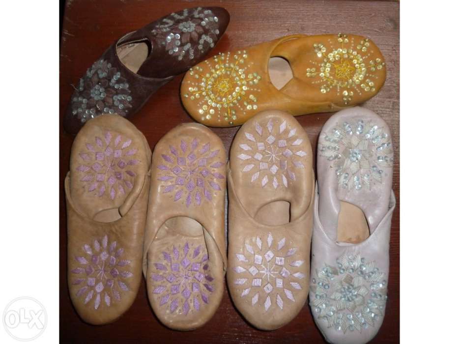 lote Sandálias em pele, sapatos de quarto, Babouches