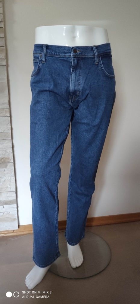 Wrangler Regular Stonewash męskie jeansy rozm 35/32