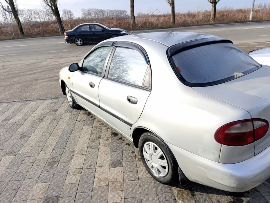 Продам ланус  2009 рік 1.6 газ бенз