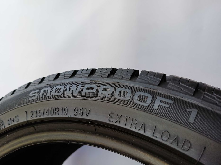 2X 235/40R19 96V Nokian Snowproof 1. 185A