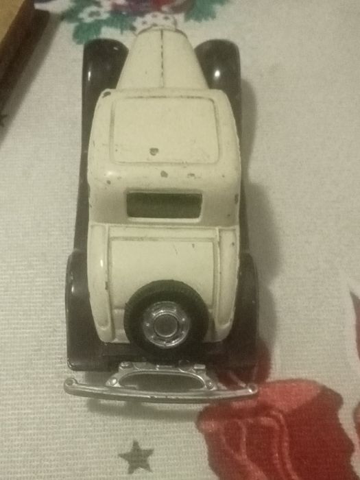 Carro miniatura Ford Clássico