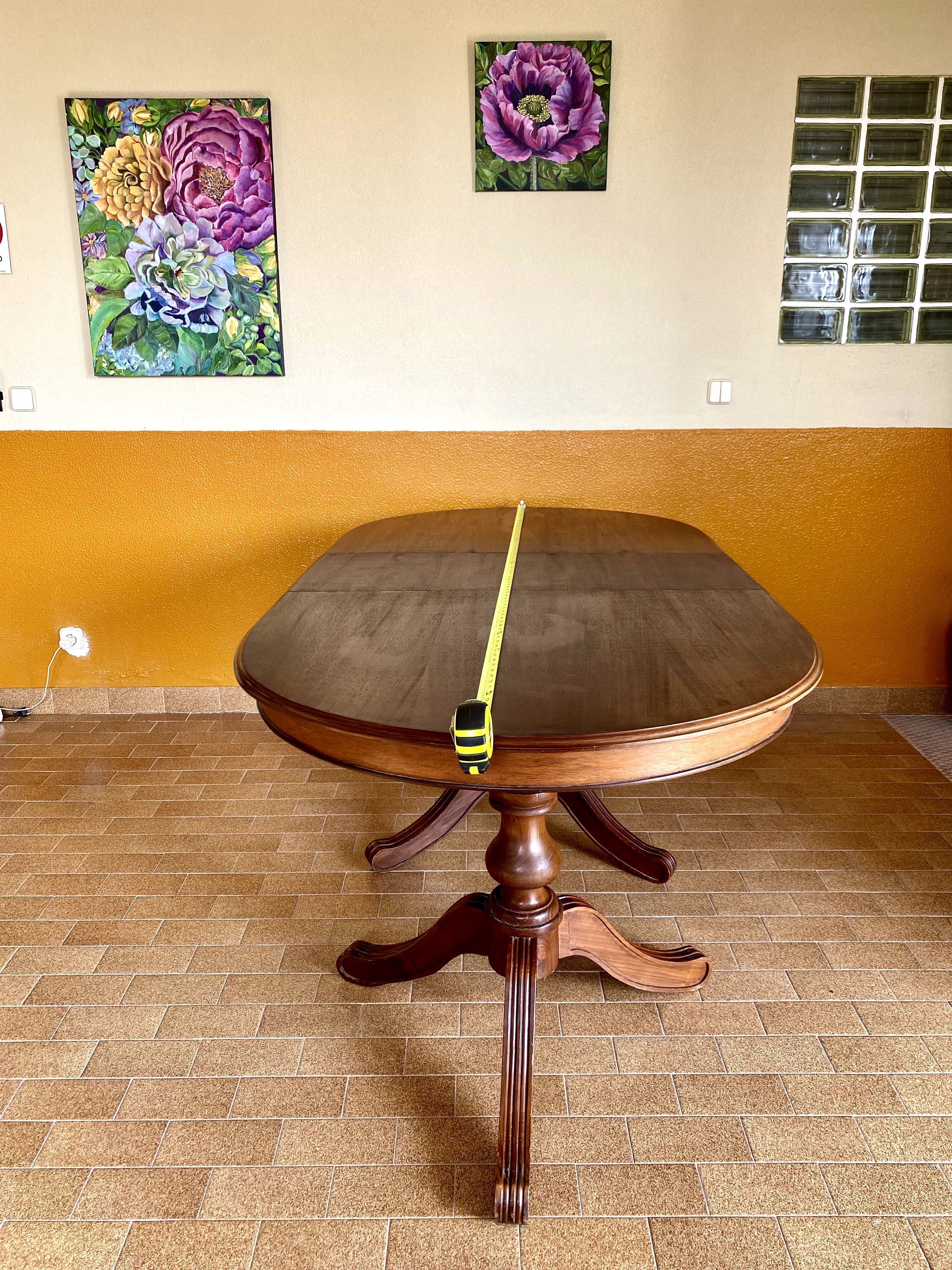 Mesa Robusta e Sólida para os seus Futuros Convívios Memoráveis