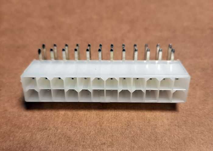 Wtyk kątowy męski 24pin Mini-Fit z kołkami ATX PCIe VGA CPU