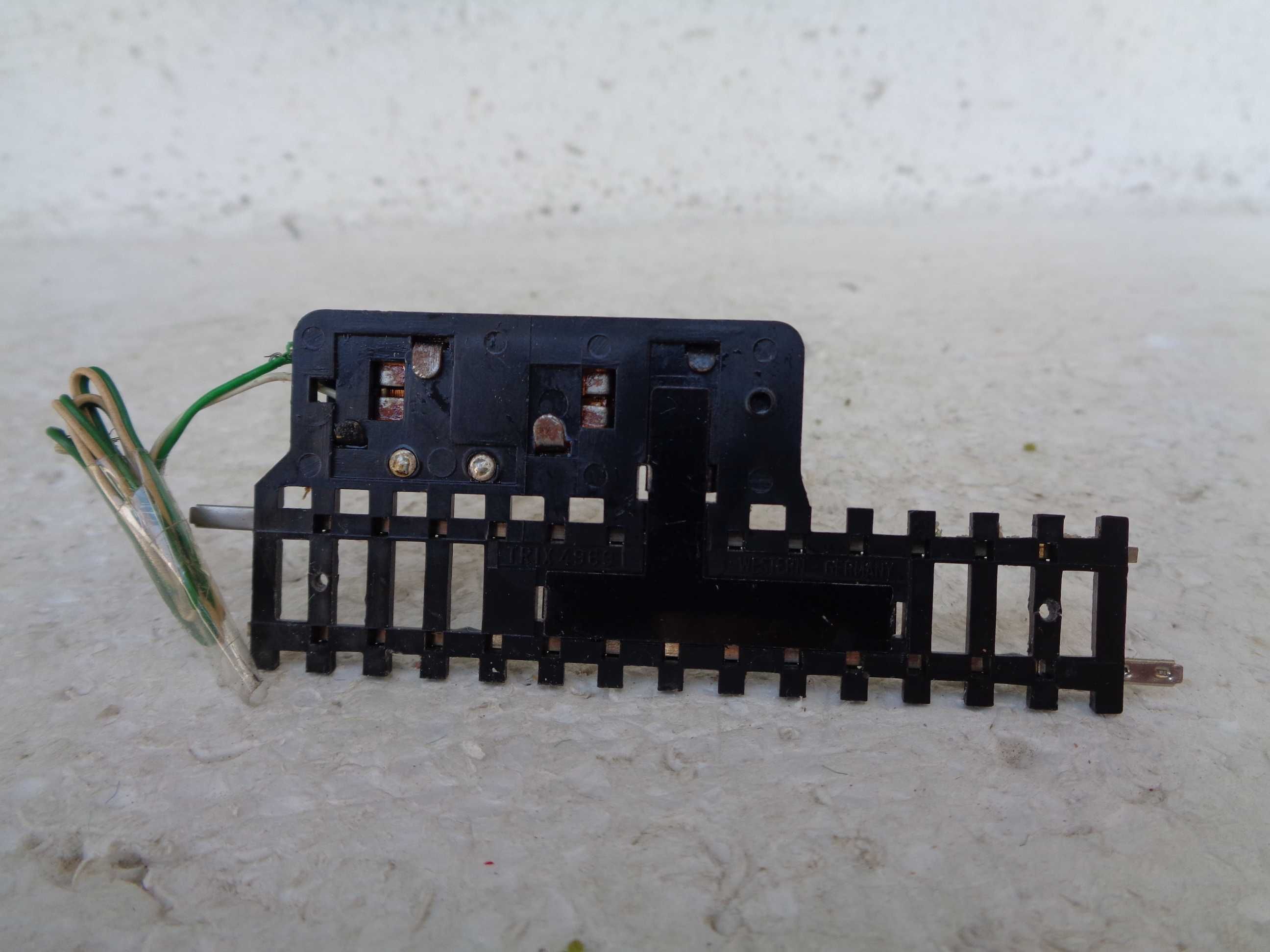 1:160 TRIX Via de desengate eletrica com  sinal
