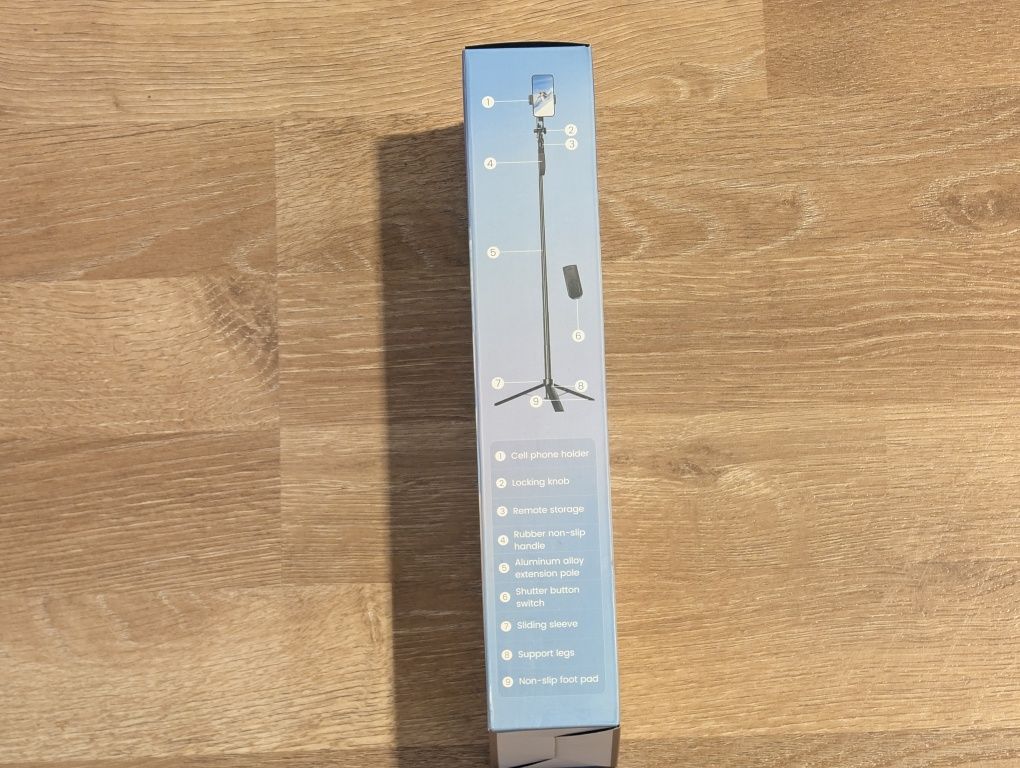 Tripod do telefonu. Selfie stick stojący z lampą. Marchpower