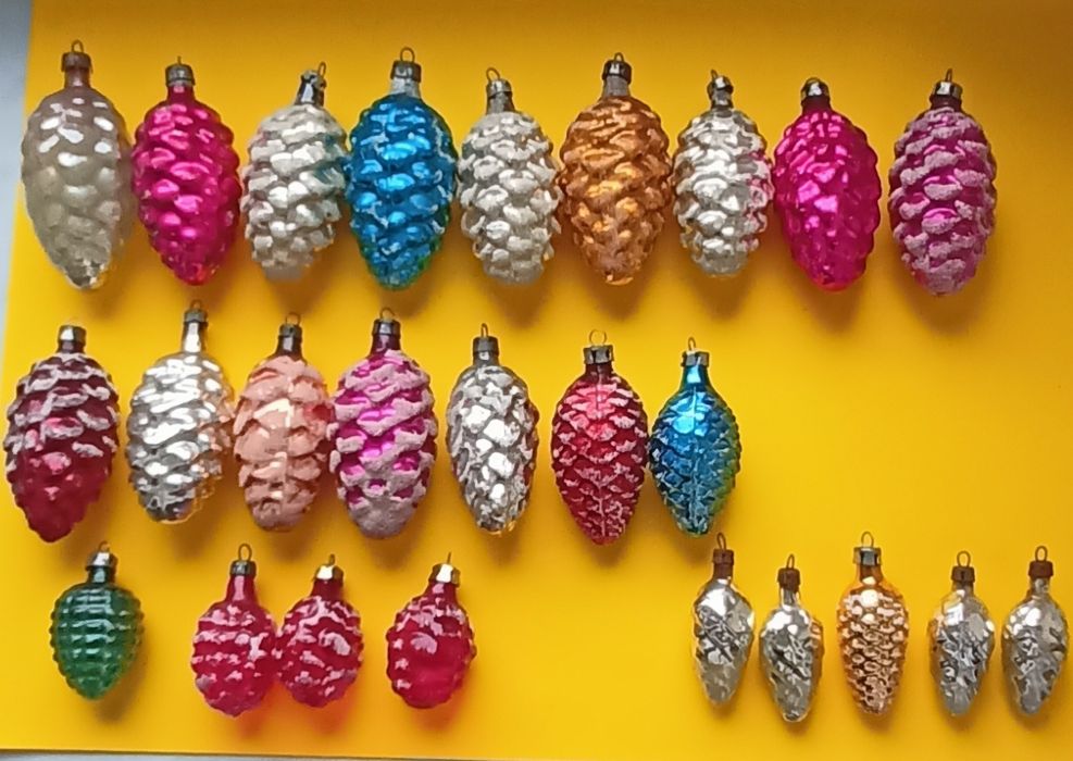 Bombki choinkowe PRL-zestaw 25 szyszek