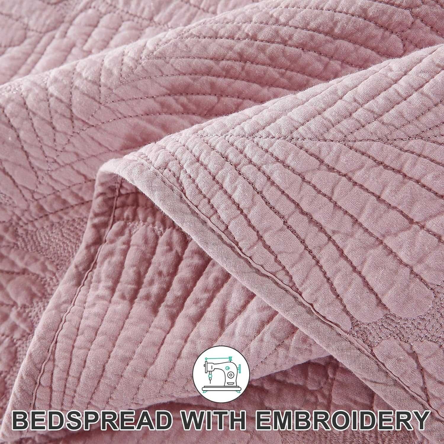 Narzuta dzienna 220 x 240 cm, różowa, bawełniana + poduszki