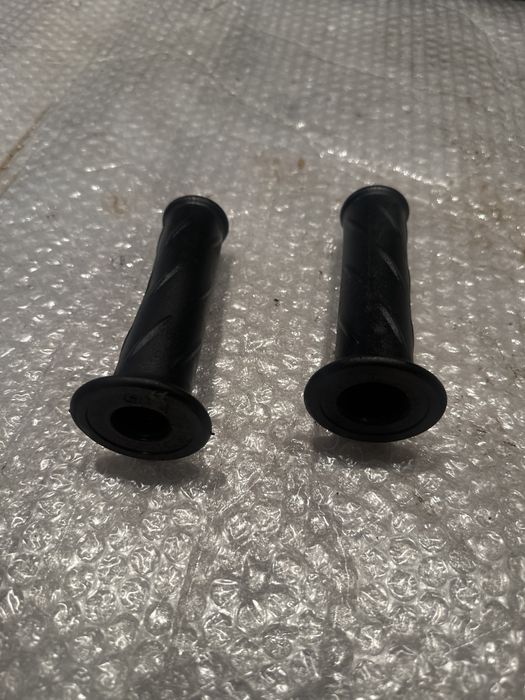 Manetki Gripy Piaggio Beverly KPL V623