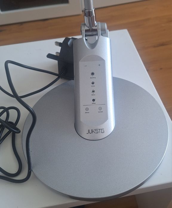 Lampka biurkowa dotykowa led