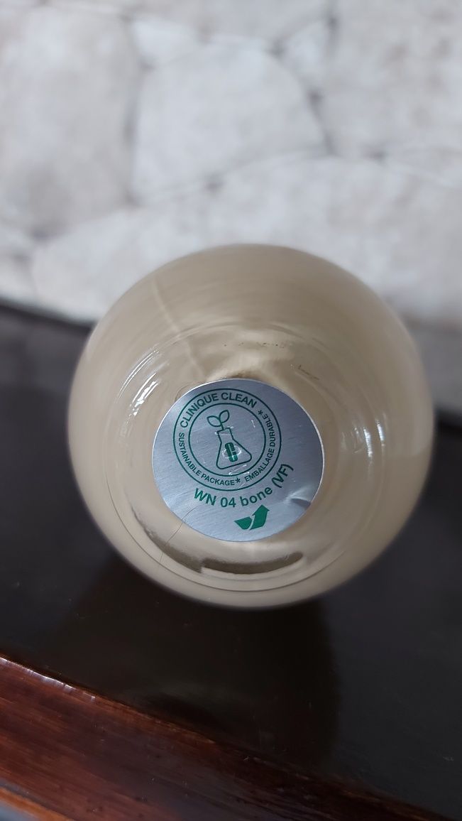 Podkład fluid do twarzy Clinique Even Better Clinical WN04 Bone
