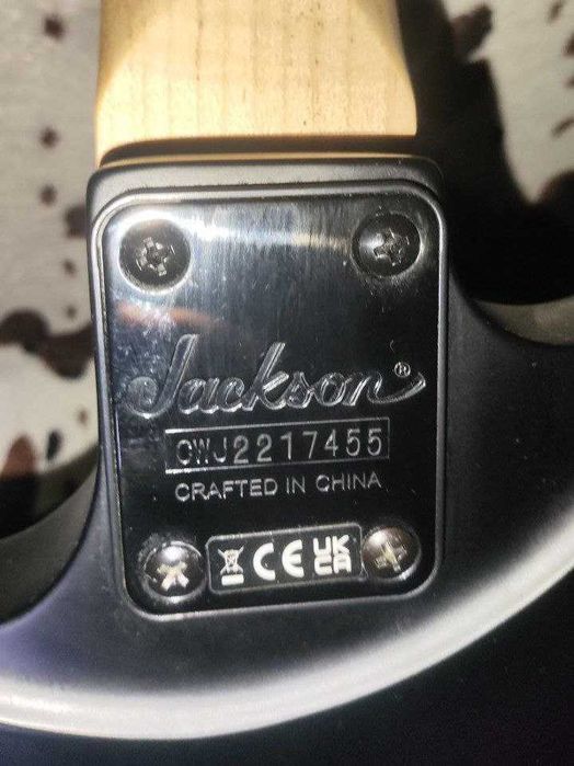 Гитара Jackson с рычагом тремоло