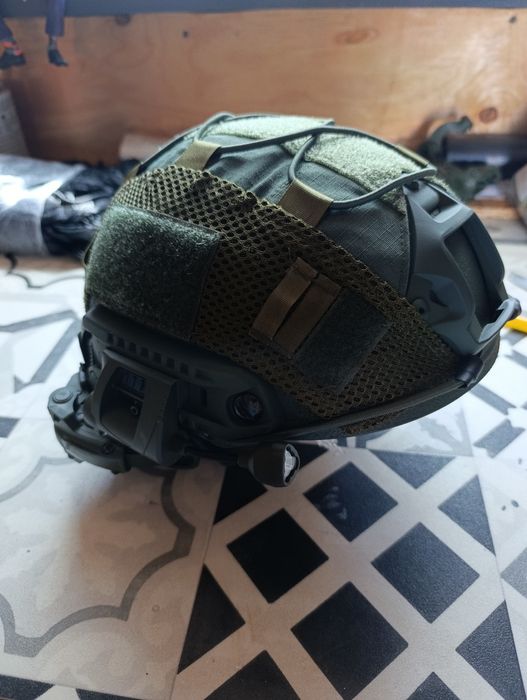 Kask typu Fast komplet