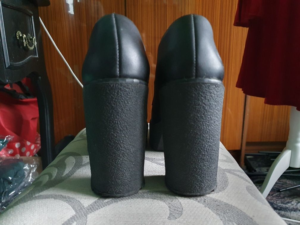 Gotyckie buty Altercore Trixie Vegan obcasy z platformą dark academia