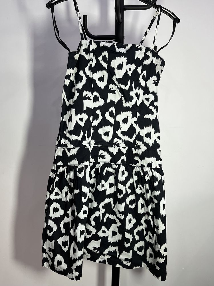 Vestido preto e branco