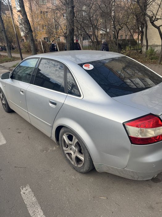 Продажться Ауді А4 2004 рік