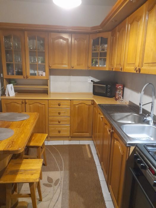 Meble kuchenne,  stół, kuchnia gazowa, zlew