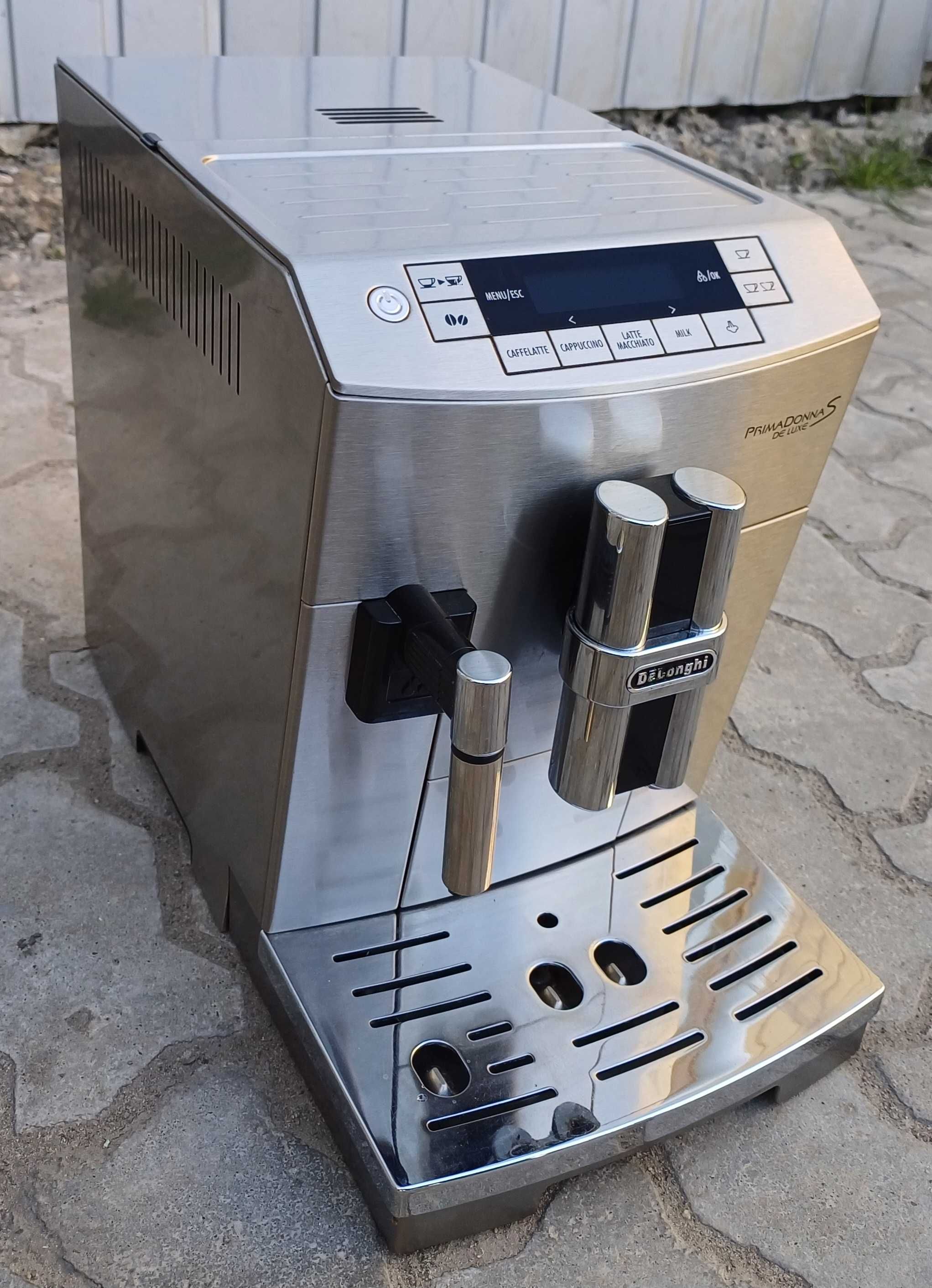 Кофемашина премиум класа DeLonghi PrimaDonna S De Luxe ECAM 28.465 M