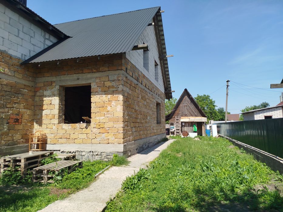 Продам 2 будинки..25 соток!!!