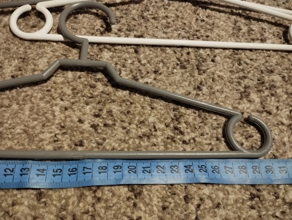 Wieszaki ubraniowe dziecięce szare białe 30 cm