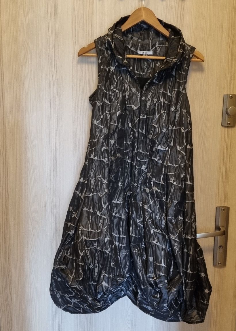 Sukienka koktajlowa. Sukienka biurowa z wiskozy