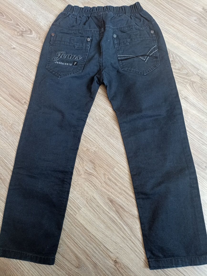 Spodnie czarny jeans chłopięce r. 140