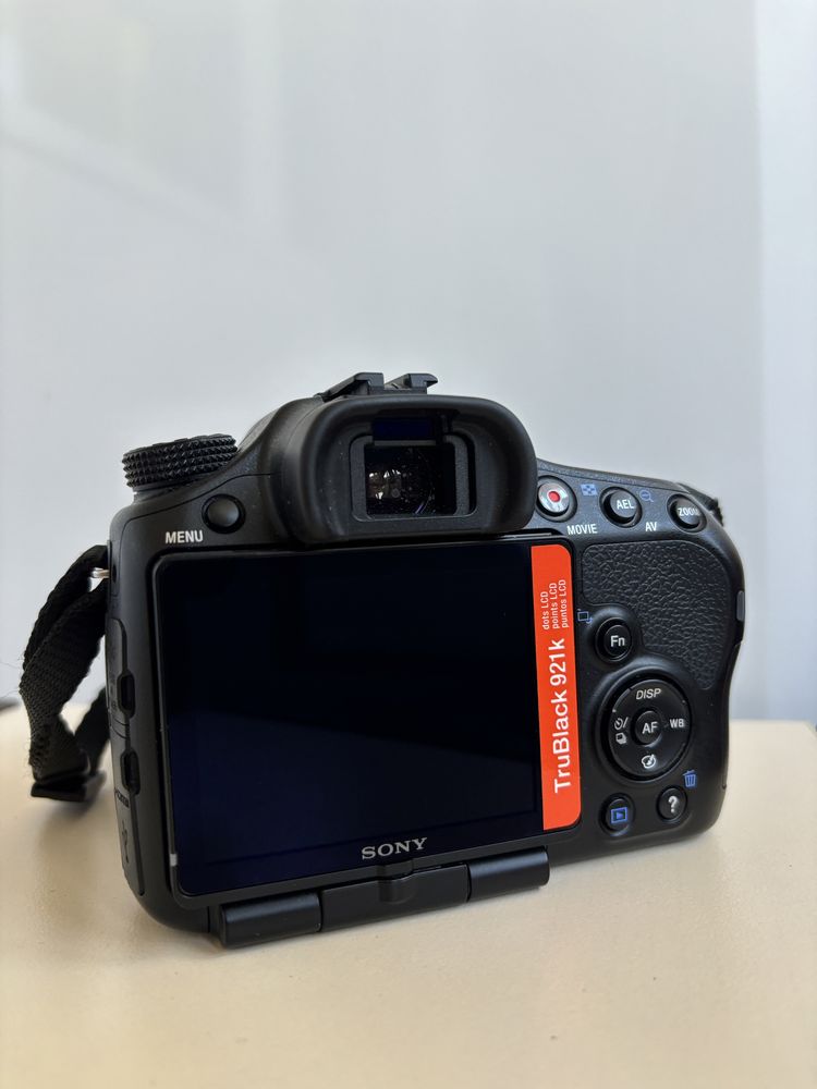 Фотоапарат Sony SLT-A57 кіт обʼєктив + портретний