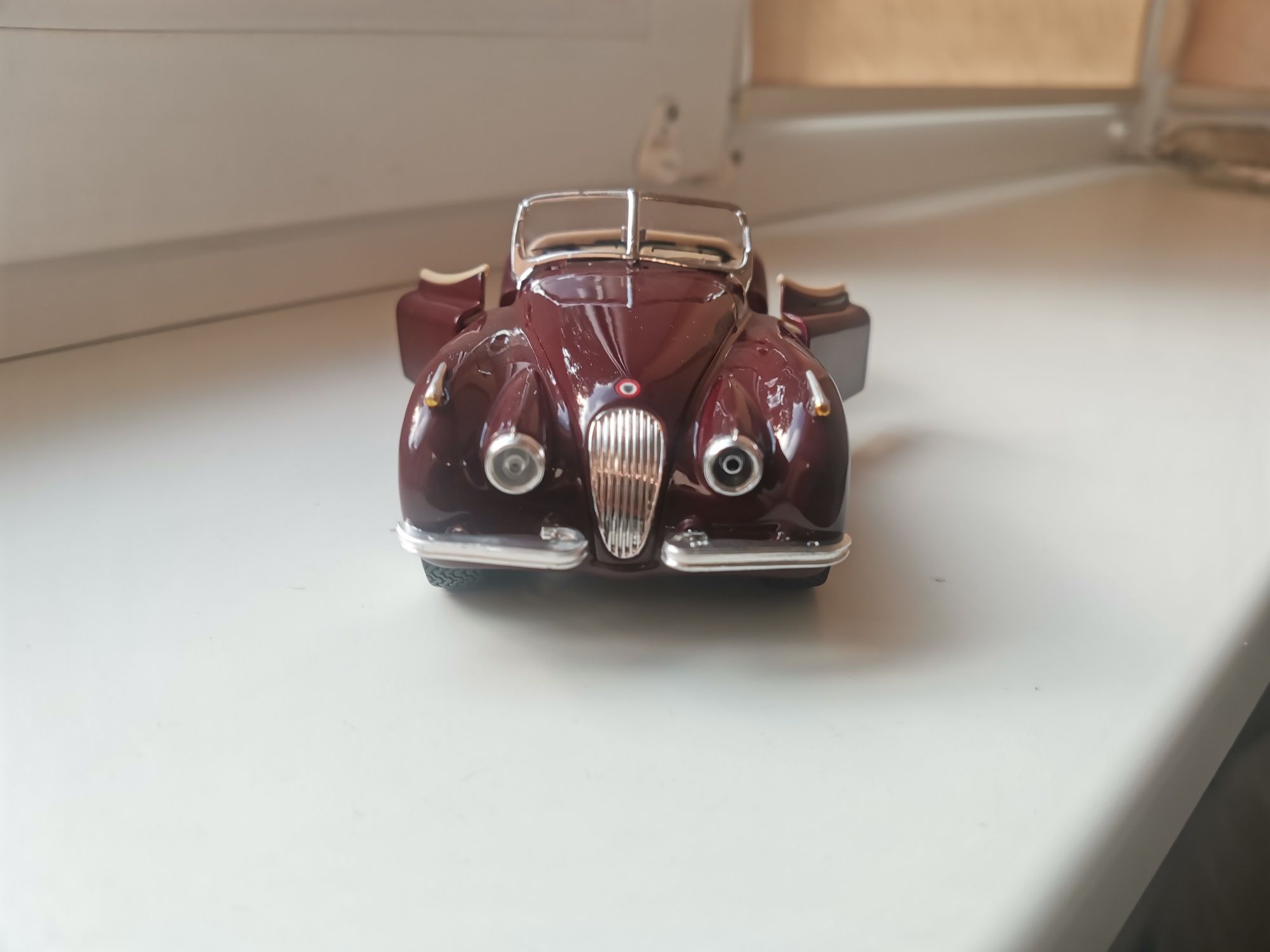 Масштабная модель Jaguar XK 1:24