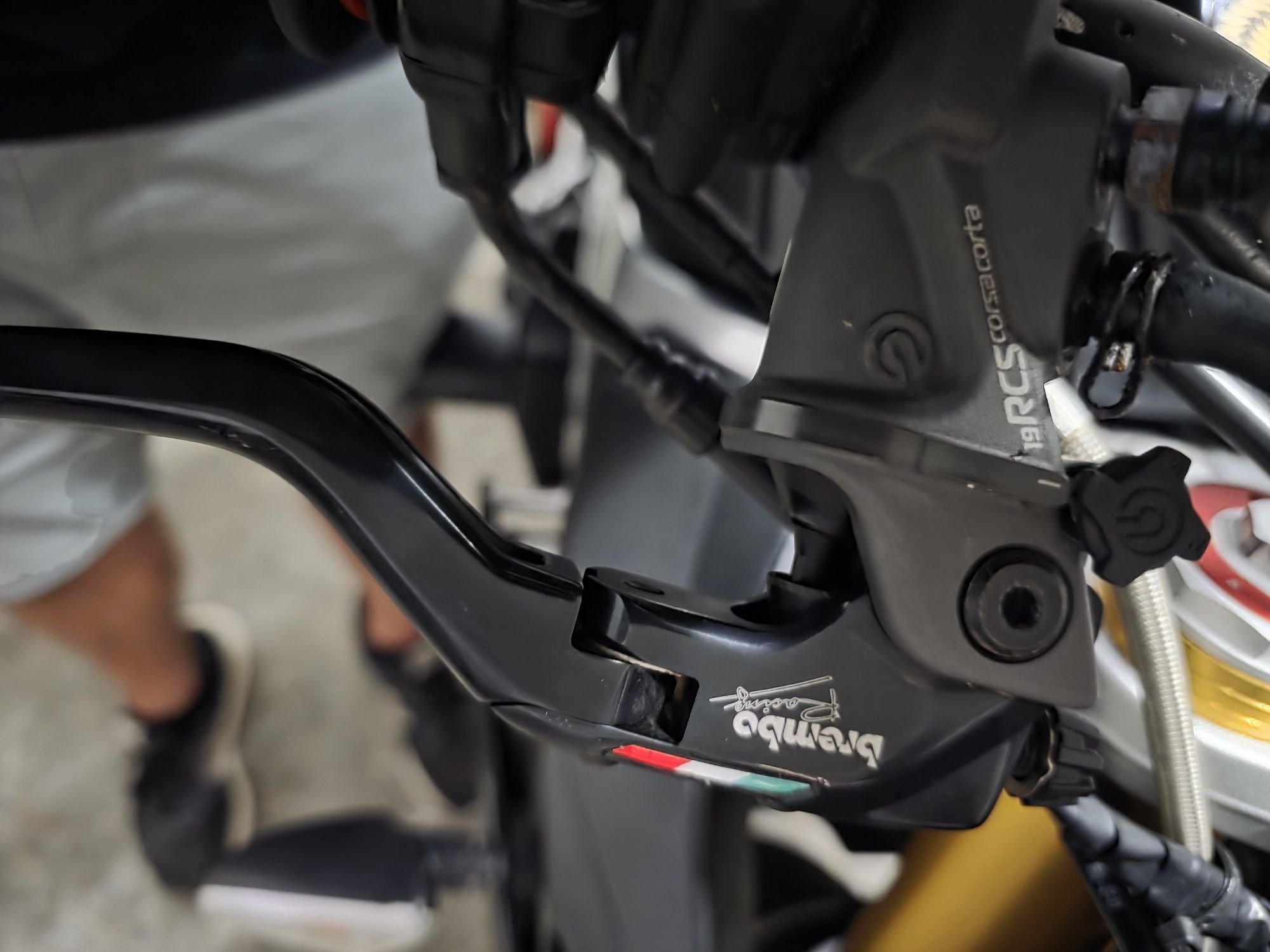 Aprilia Tuono V4R APRC 2012