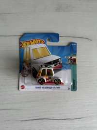 Samochodzik zabawkowy Hot Wheels Tooned Volkswagen Golf MKI bialy