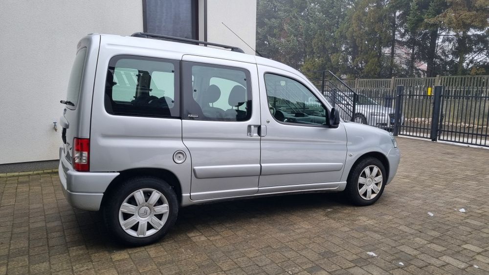 Citroen Berlingo 1,6 benzyna Dach panoramiczny Zadbany