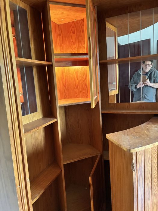 Vendo móvel de sala com bar de canto.