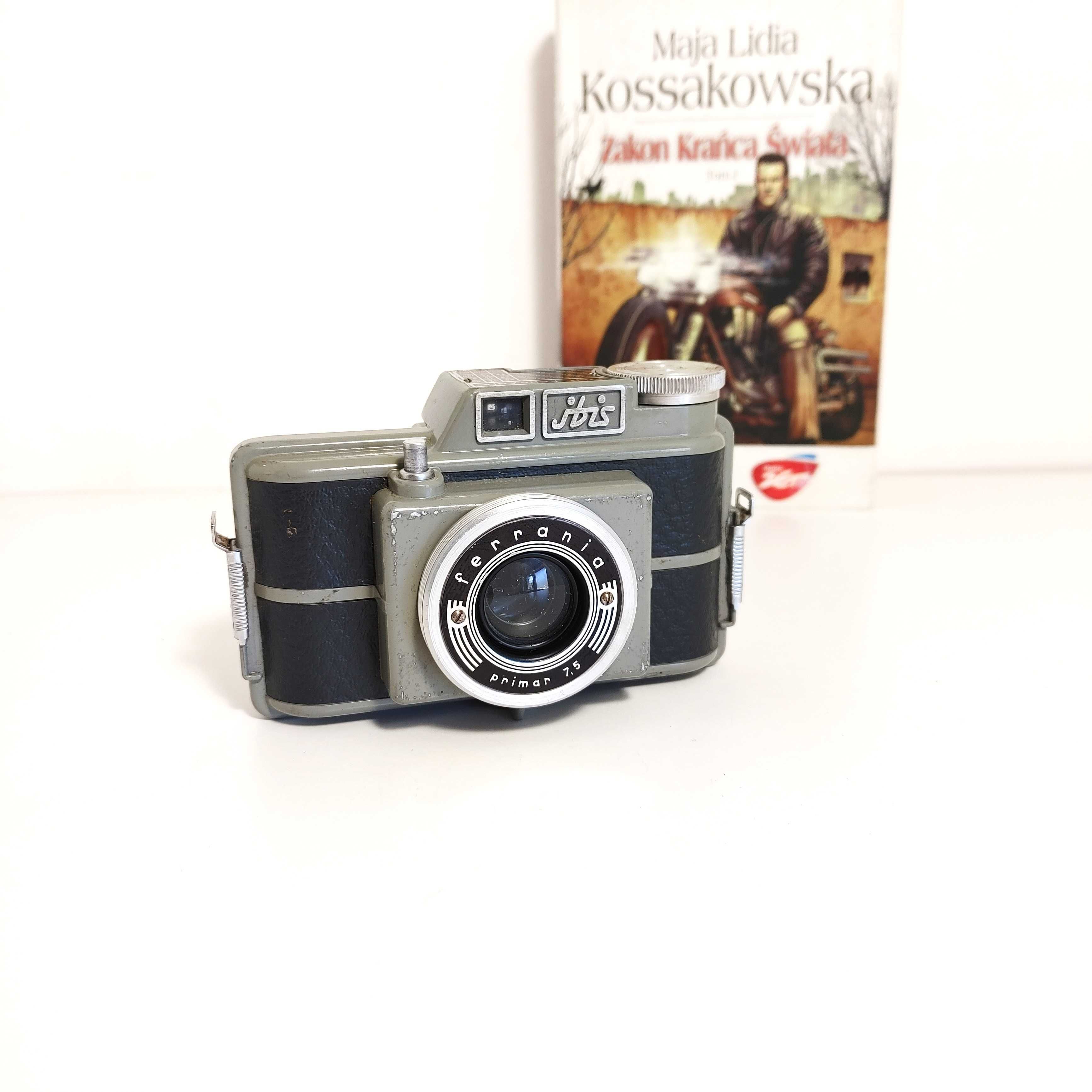 Włoski analogowy aparat fotograficzny Ferrania  IBIS z 1950 roku